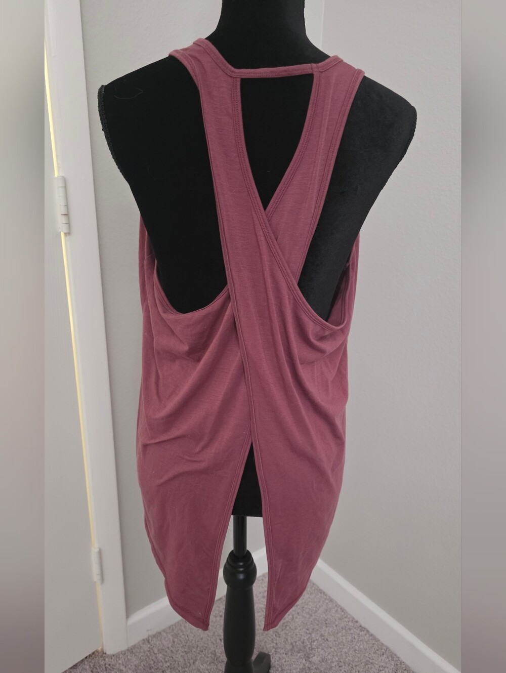 Athleta | Essence Tie Back Tank Top - Crushed Berry